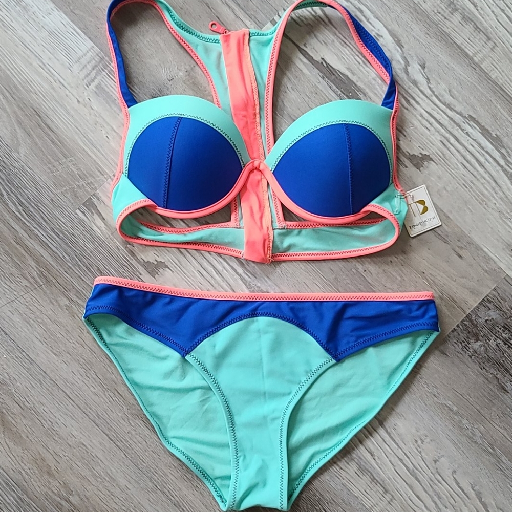 Bathing suit